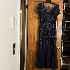 ADRIANNA PAPELL MOTHERS OF THE BRIDE DRESS